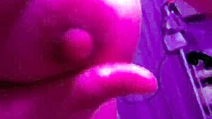 嘿你頂得住這巨乳騷貨床上浪叫嗎