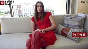 富二代美女初试AV，与黑人猛男激情对战，BananaFever AMWF