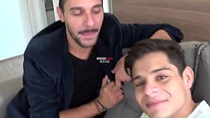 Diogo和Guilherme Lotz后台无套猛干