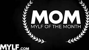 十二月熟女红渔网被猛插