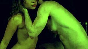 黑人支配白人18+少女