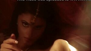 Sexy Asian Babe Seduces With Nude Dancing