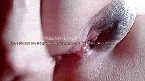 可爱MILF用假阳具在自拍肛交中喷水给Moreno