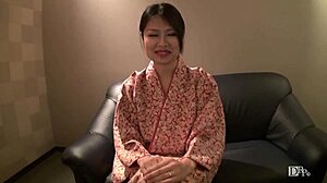 日本美女大奶子提供激烈口交动作