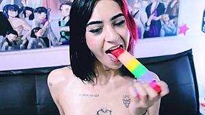 i love playing with my pussy, it's so much fun.