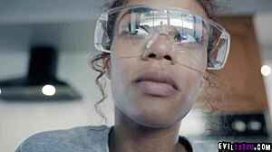 Scarlit Scandal Is So Lonely And Bored Eversince The Pandemic Came So She Flirted With This Hot Delivery Guy Jake Adams And Enjoyed A Hot Sex With Him!