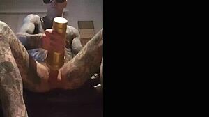 迷人单人用飞机杯操到热射精