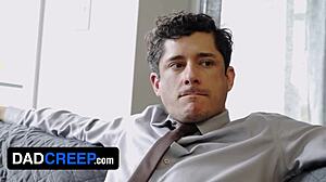 哇！Sean Peek摸到Rocky Vallarta的大鸡巴，他们在禁忌中猛干！