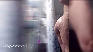 Shower play with a massive 28cm dildo!