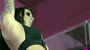 sexy blonde with big ass experienced babe using toys to please herself hardcore