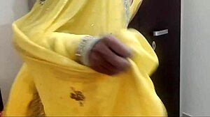 ghar pe aayi sasu maa ko pakad kar chod dala