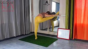 regina noir, wanna strip in yellow tights?