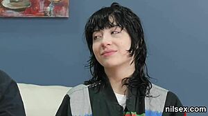 火爆少女在疯人院忍受极端肛交治疗！