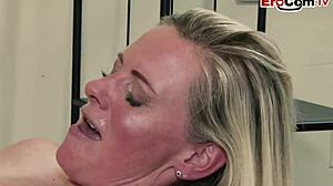 German mom gets mouth filled by dad! 😮