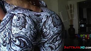 i love watching susie clove spread her holes