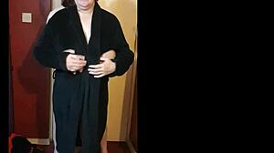 My shy amateur couple nails blowjob and creampie at home