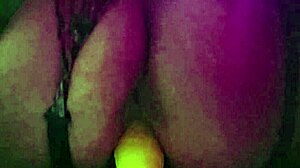 嘿，看我专业骑马桶玩！