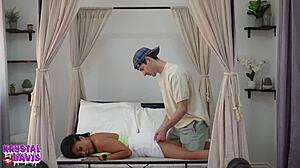 继子按摩变成和丰满熟女的疯狂做爱！