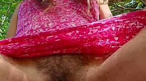 POV特写，在自行车上尿尿和自慰