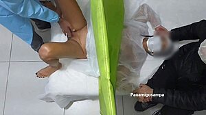 隐藏摄像头捕捉病人肛交和阴道性爱