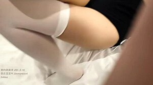 嘿，一开始为什么这么害羞？然后生操这个穿白袜的中国大学生女孩！