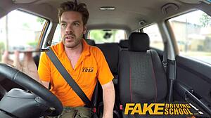 假驾校学员在教练车里秘密操！