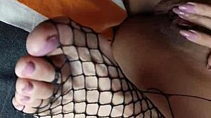 Foot Fetish Delight: Fucking Her Deliciously And Cumming On Her Feet - Buscanos Juanlatino