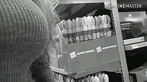 拉丁巨乳妹户外公开露大奶