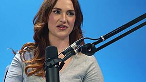 近距离观看曲线Siri Dahl的独自行房，全高潮场景