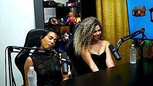 dani motta and danielly patricia flash and tease in podcast