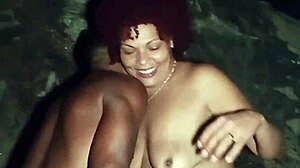 Risky public beach sex, nearly caught by cops