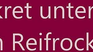 Lady Aranea in latex for discreet BDSM fantasy.