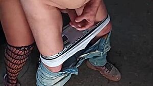 他求着另一个男人的精液让自己兴奋，然后猛干他