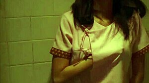 Aum Lakkana在热辣场景中自慰