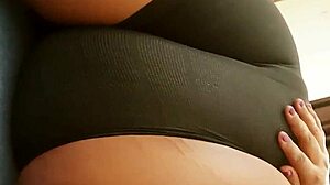 Big boobs srilankan babe showing boobs