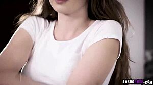 嘿Elena，今晚准备好与群伙狂野操了吗，你异国宝贝？