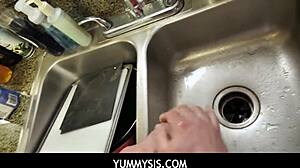 yummysis - 发情继妹Melody Marks口交报复男友POV 😏🍑