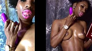 Goddess Luxxx28 spreads her pussy and plays with toys.