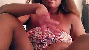 Fat MILF shakes thick ass in underwear to hood hop music exclusively 😍