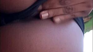 Comendo a novinha gostosa na favela, ela e tao cute