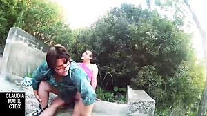 在沟渠里操，不在乎别的，只想把鸡巴插进那个肥逼