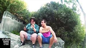 在沟渠里操，不在乎别的，只想把鸡巴插进那个肥逼