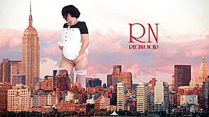 Giant Lady Strolls City Without Panties in Amazing Show