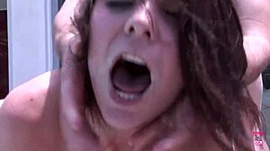 Gorgeous brunette with huge tits gets outdoor fuck and blowjobs 😍