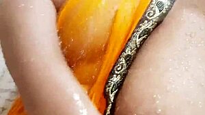 Indian Girl Flaunts Sexy Big Boobs