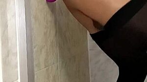Having fun with my dildo in the bathroom, so relaxing! 😏💦