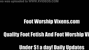 Piper和Cat爱他们的脚fetish