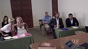 XXX正义 - 法官要求蒸腾群交双插动作