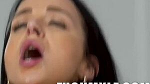 entertaining house guest payton preslee with tony sting 😏🍑