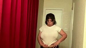 puedes tocar mis tetas y coño si me amas?